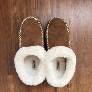 Dearfoams Cream Faux Fur Slippers